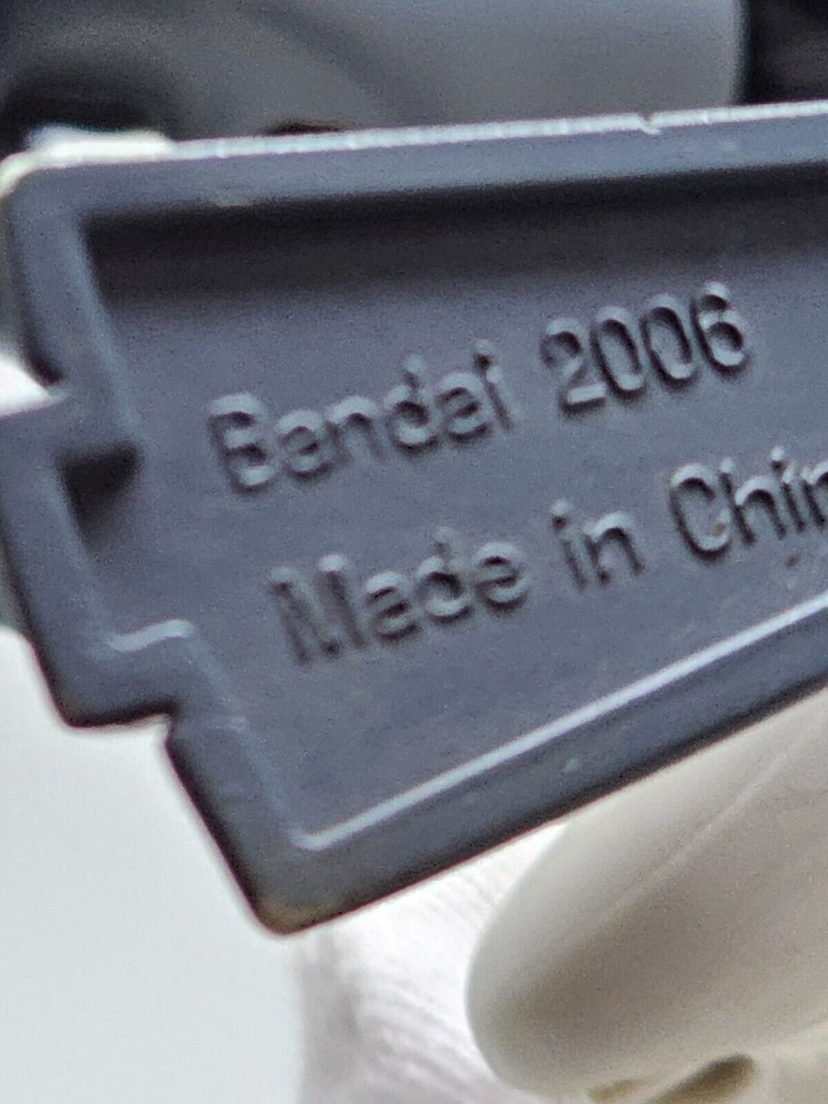5561962