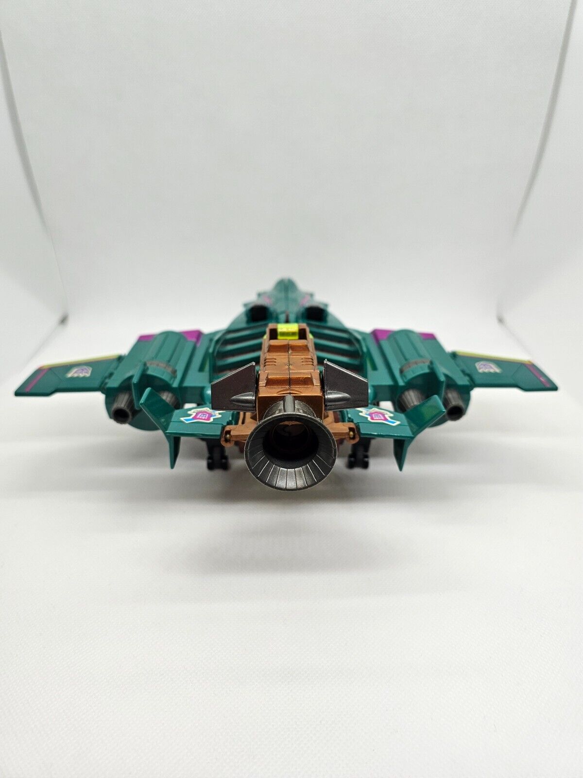 5562132