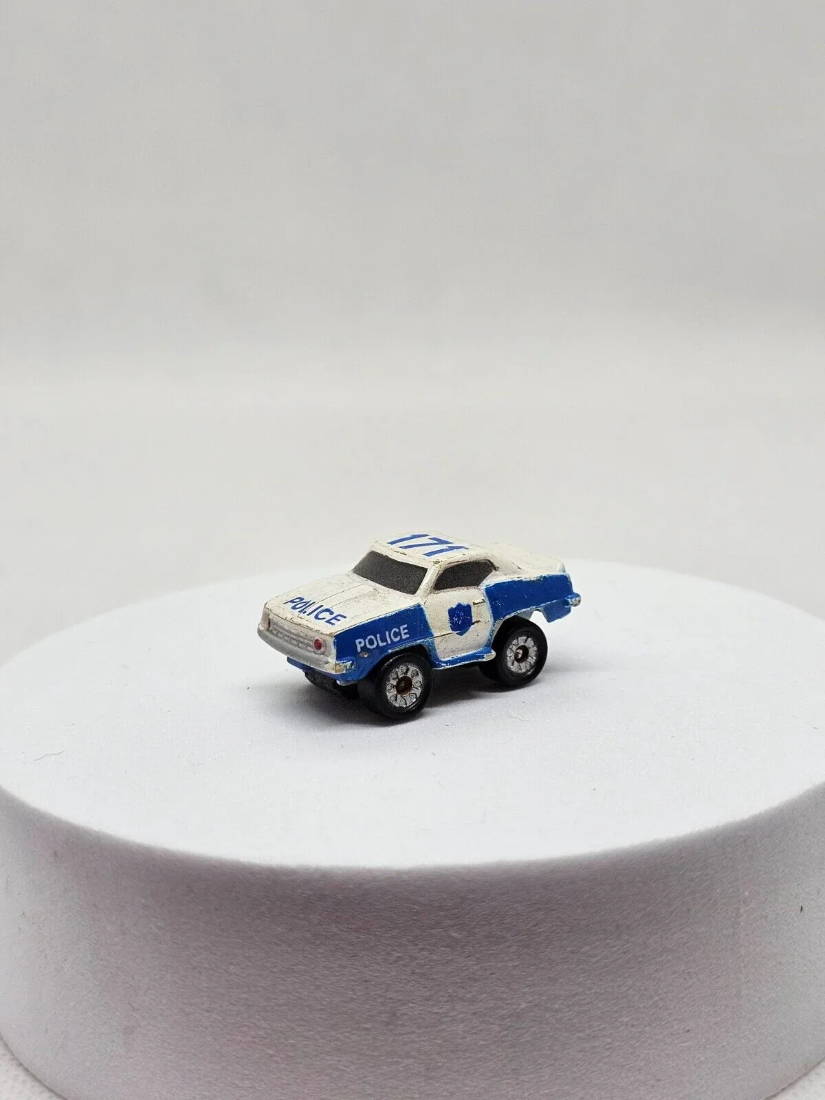 Micro Machines Chevrolet Camaro Police 1969 Blanche – Voiture Miniature Vintage