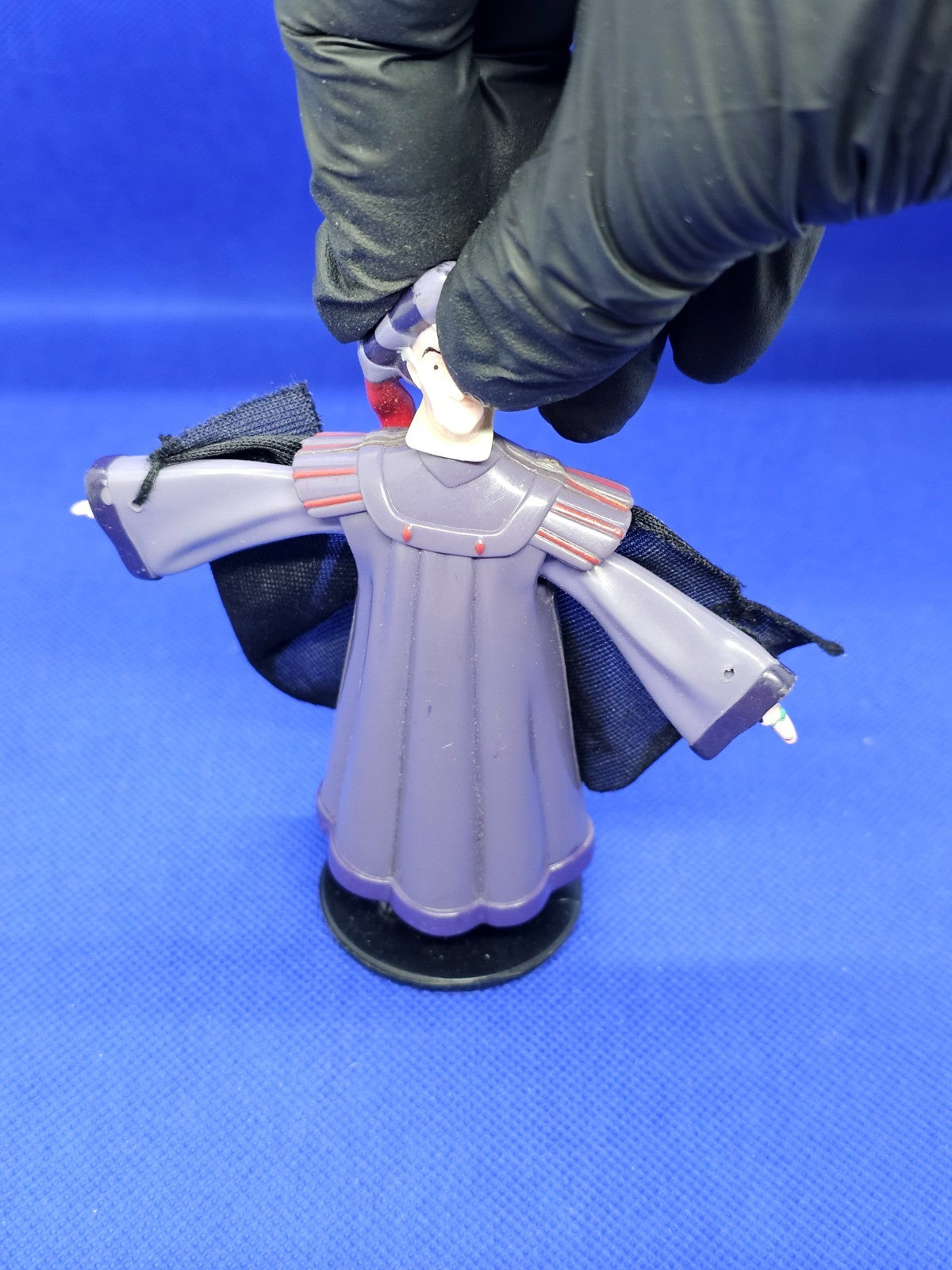 Figurine Claude Frollo Disney Bossu de Notre‑Dame McDonald’s Happy Meal articulé3