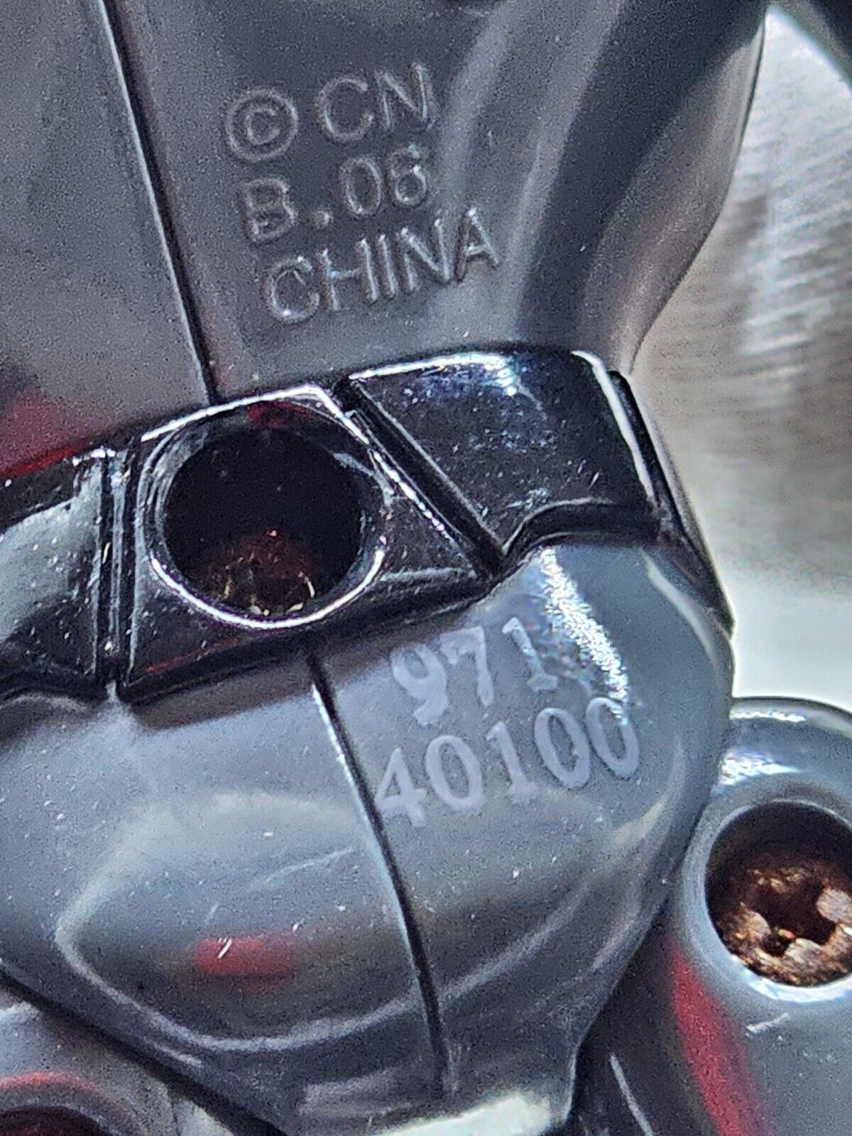 5561969