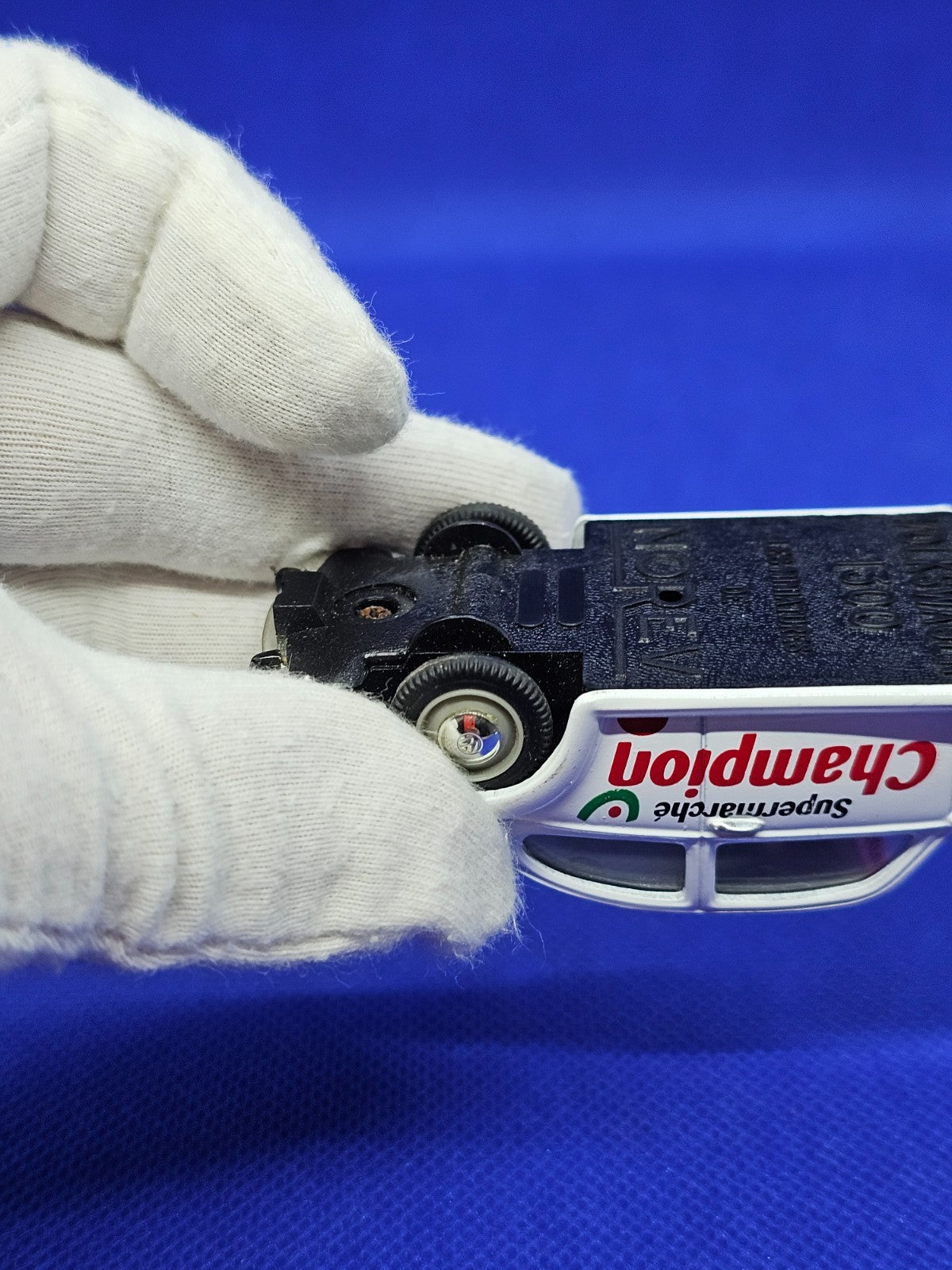 Tour de France Volkswagen 1300 Supermarché Champion Norev 143 N°62 Cassée5