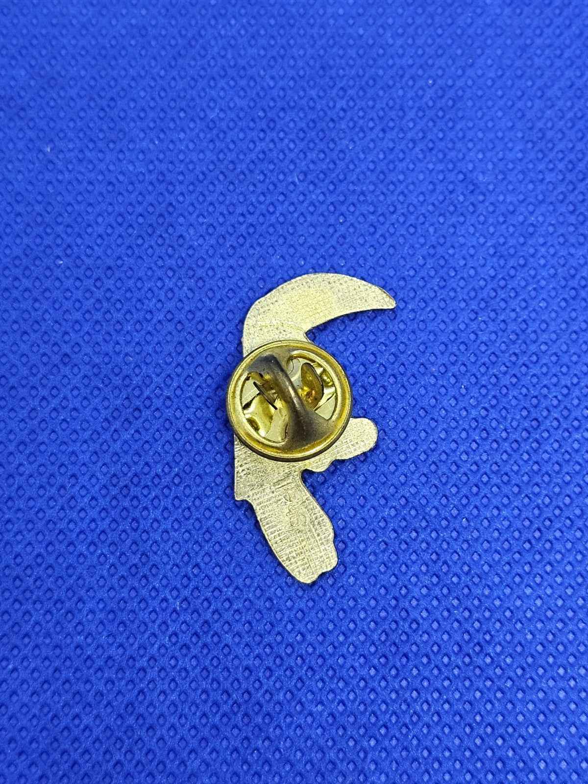 Pin’s Shell Toucan Oiseau Tropical Vintage Métal Émaillé Doré