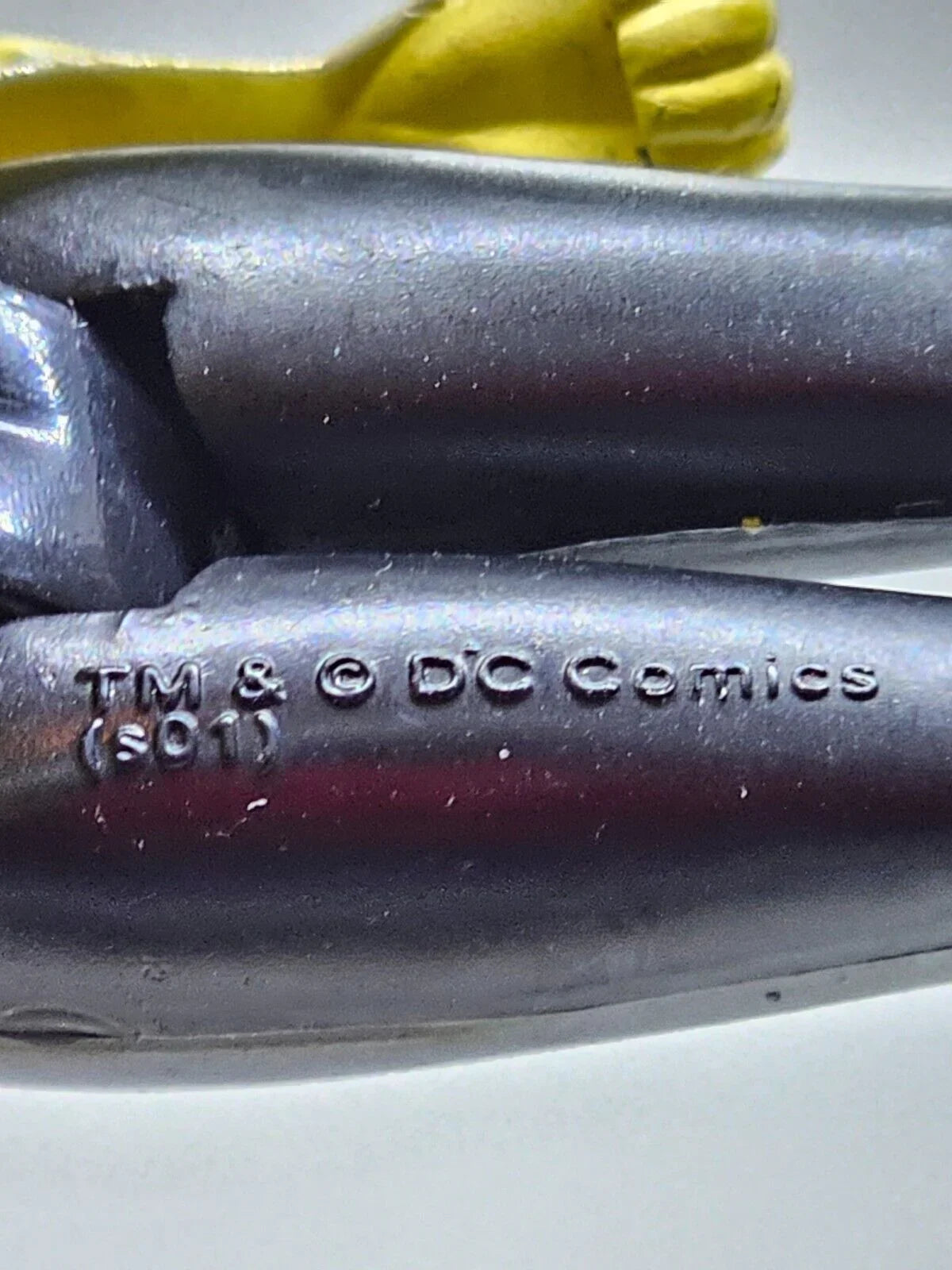 5561745