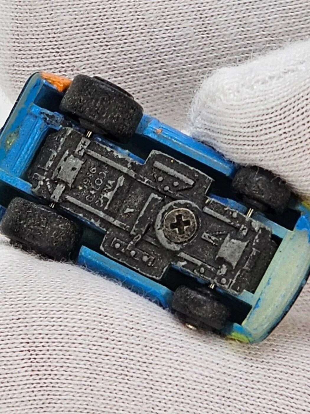 5561661