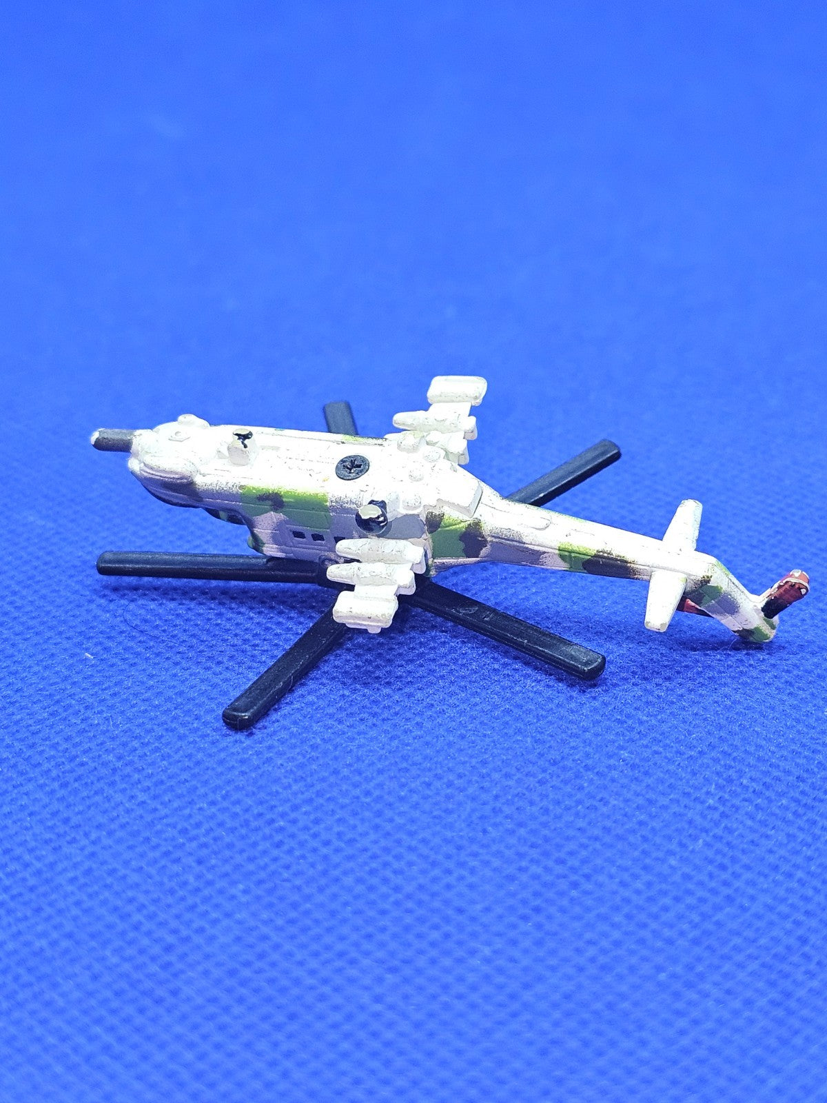 Micro Machines Mi-24 Hind hélicoptère militaire Galoob camouflage vintage2
