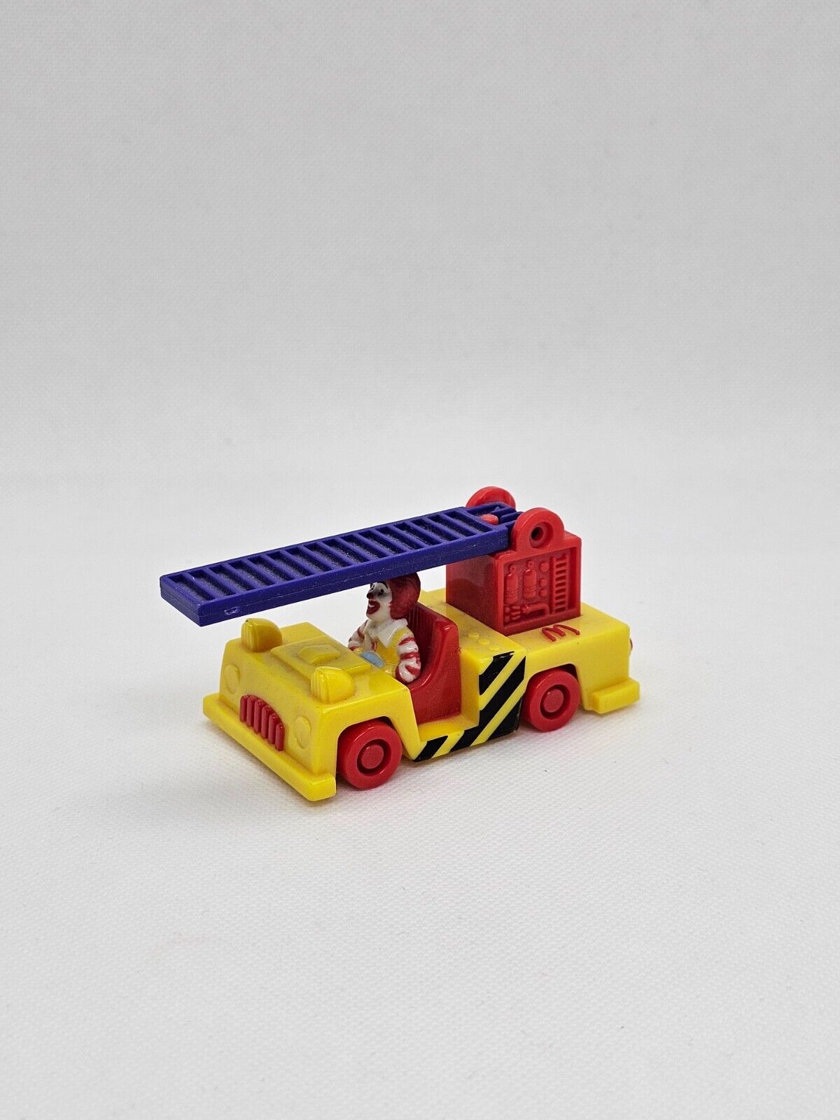5561952