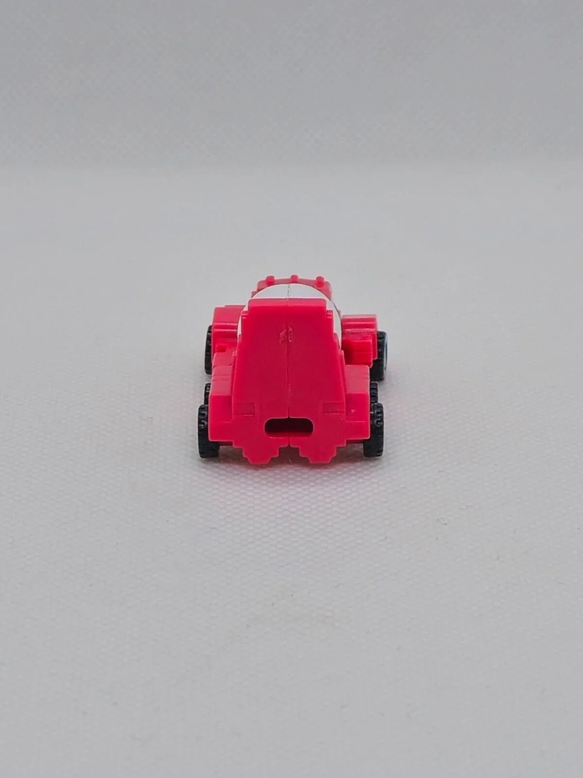 5561827