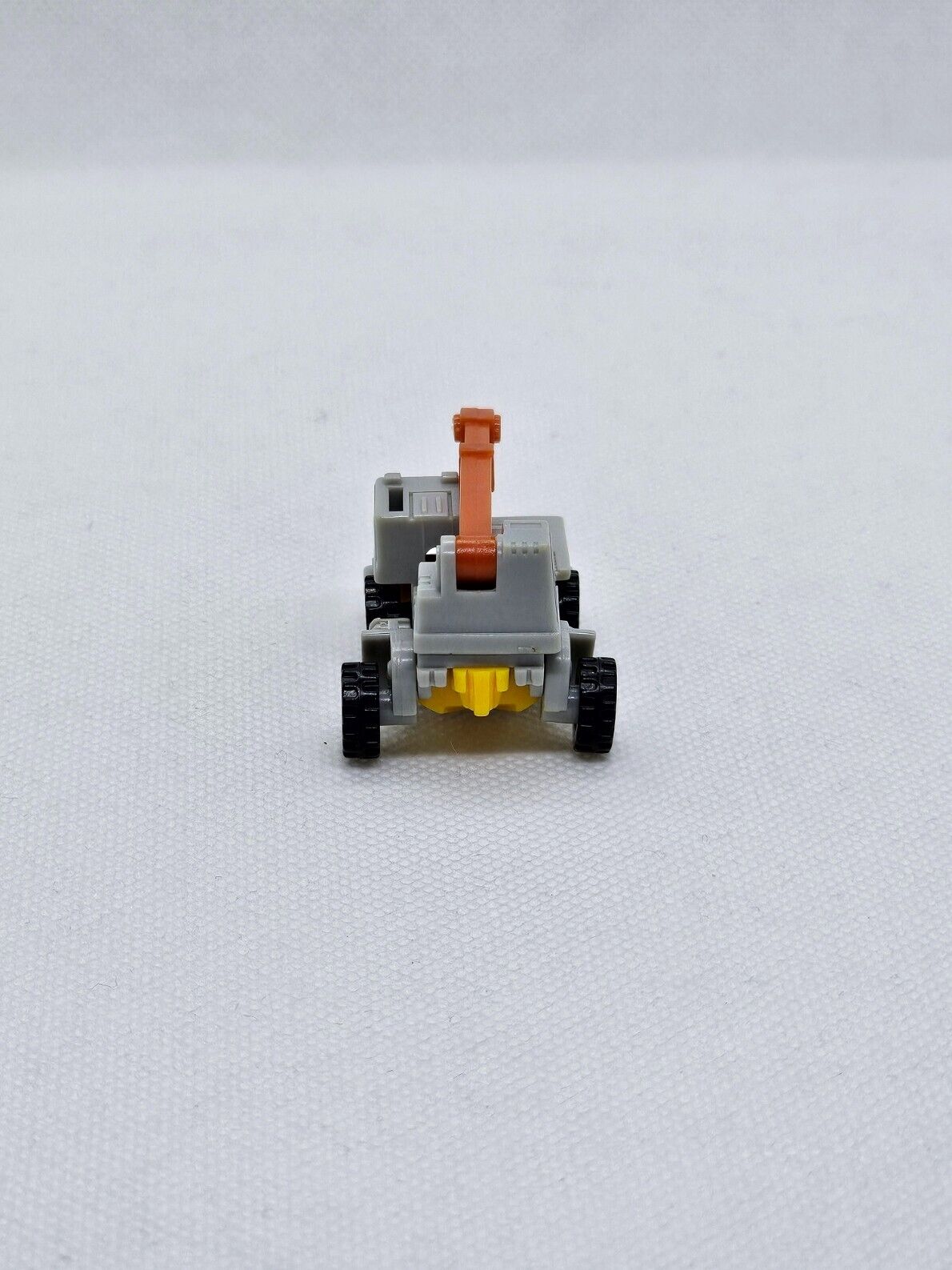 5561815