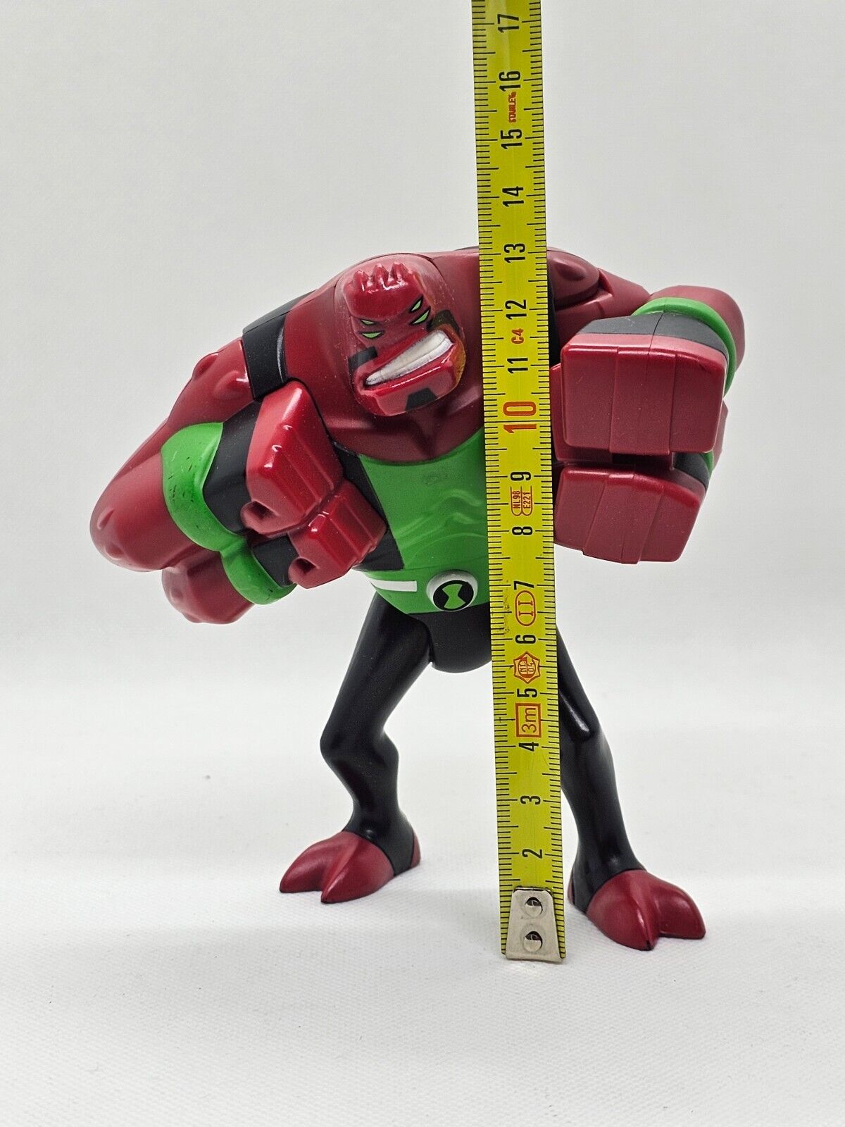 5561971