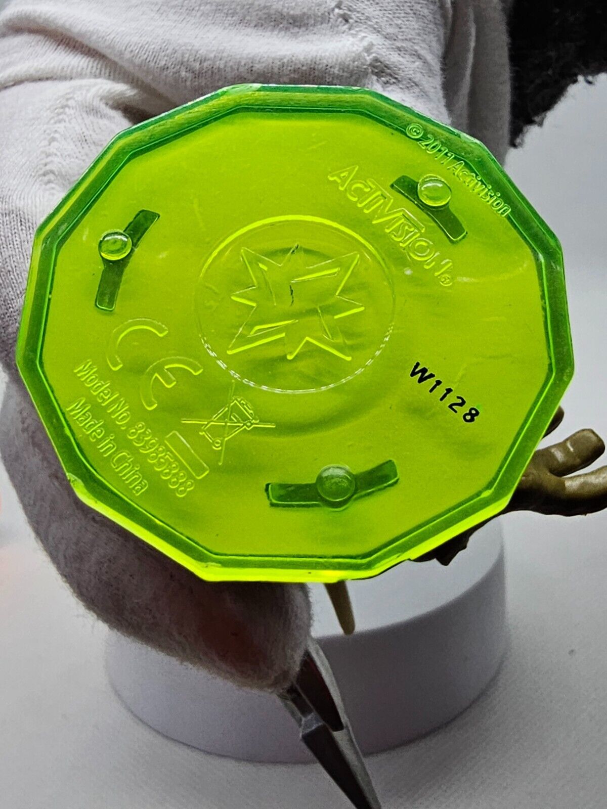 6425610
