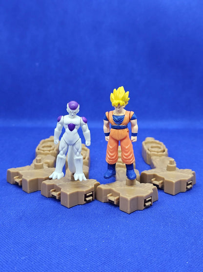 Lot Figurines Goku Super Saiyan + Freezer Dragon Ball Z Bandai 2010 6 cm0