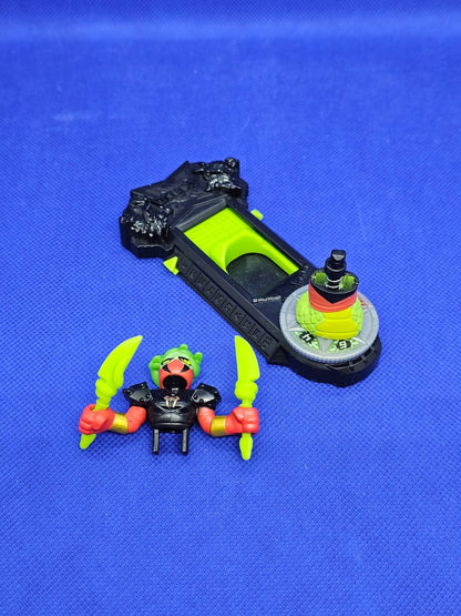 Master Slither Akedo Ultimate Arcade Warriors Moose Toys 2021 Battle Controller2