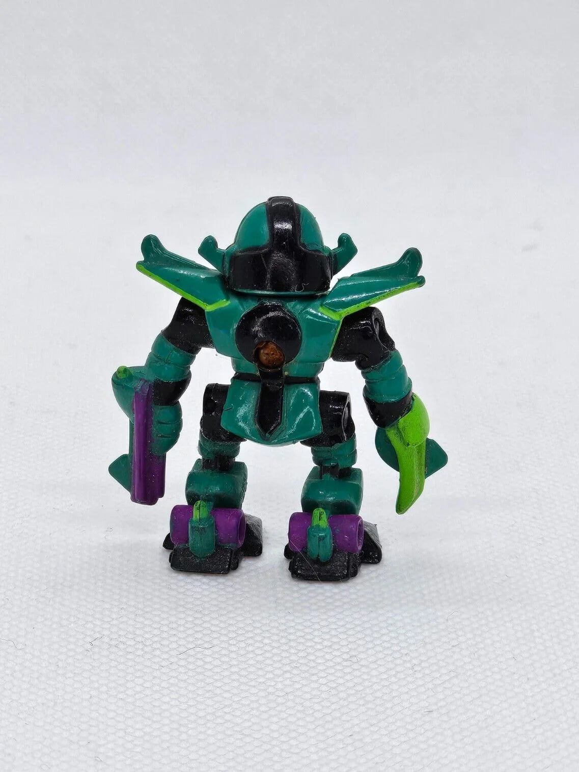 5561774