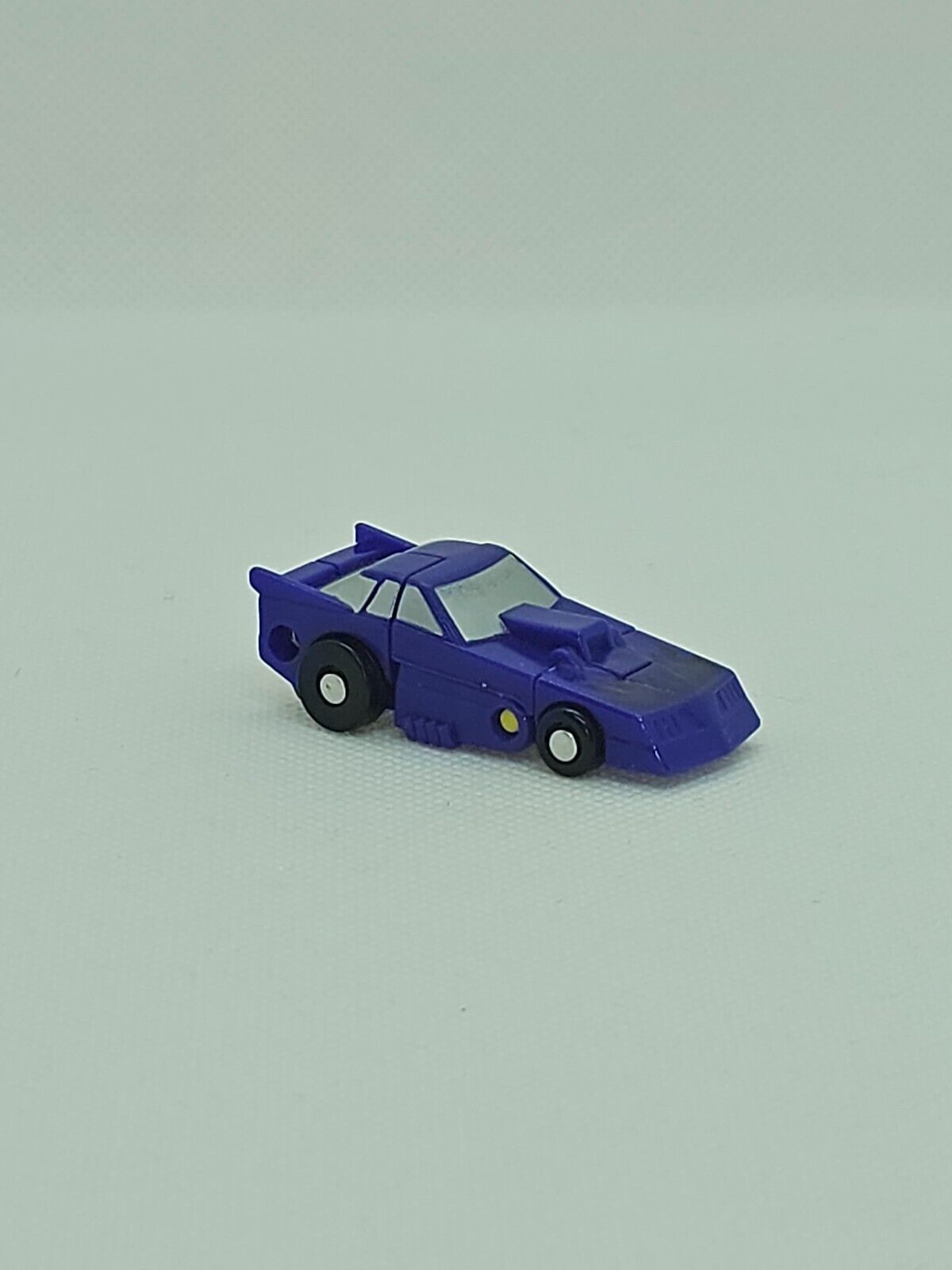5561949