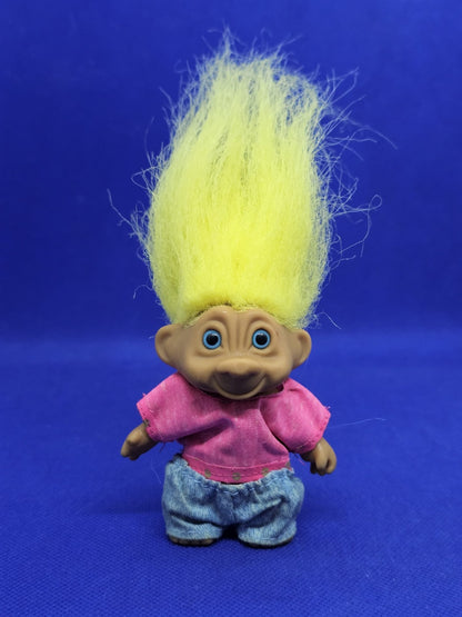 Poupée Troll Vintage Cheveux Jaunes Haut Rose Pantalon Bleu Années 19900