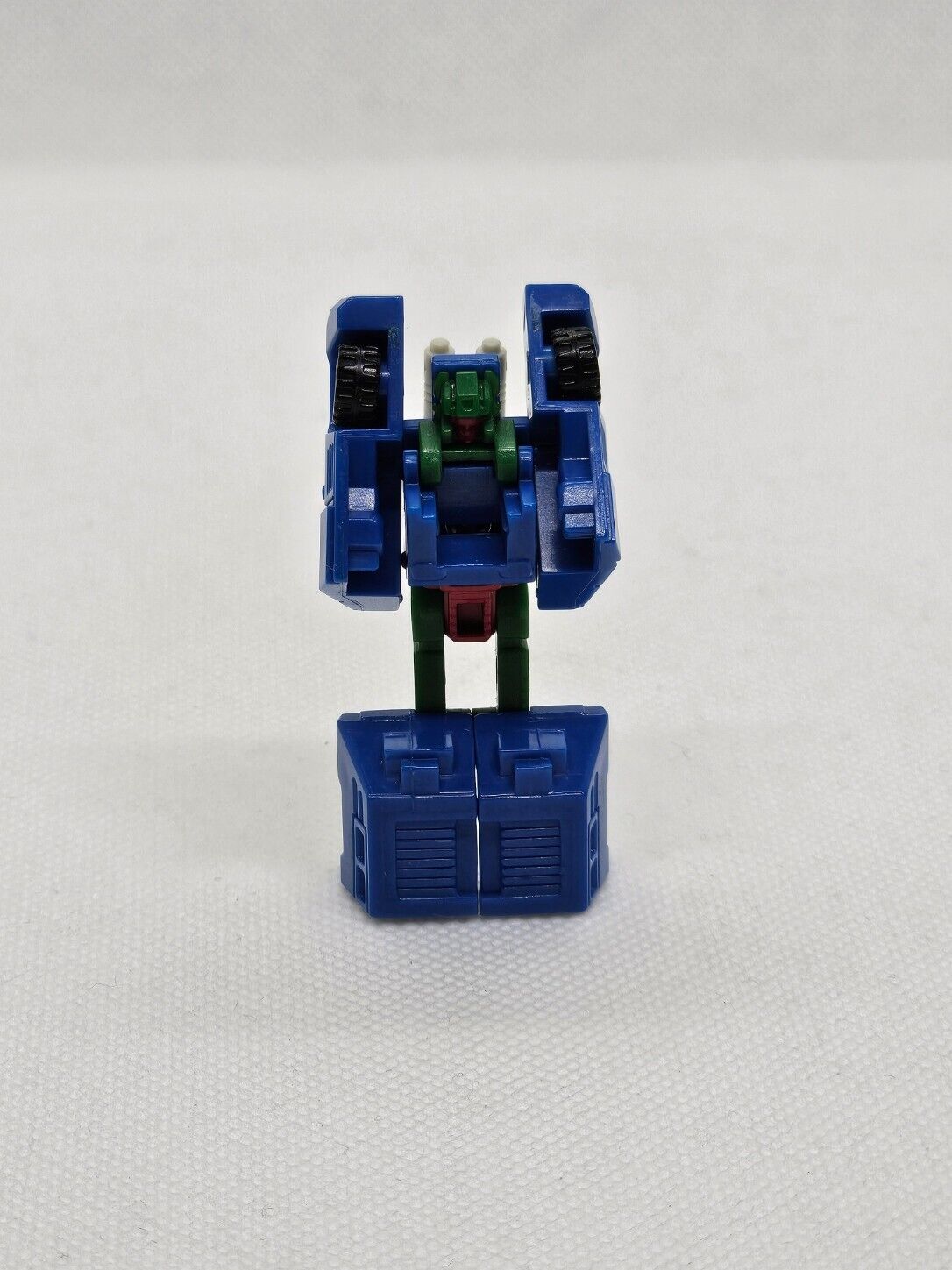 5561816