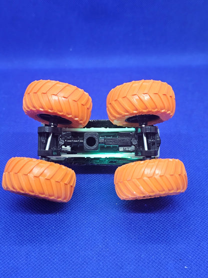 Hot Wheels Monster Trucks Invader Tank Glow In The Dark 164 Mattel Loose3
