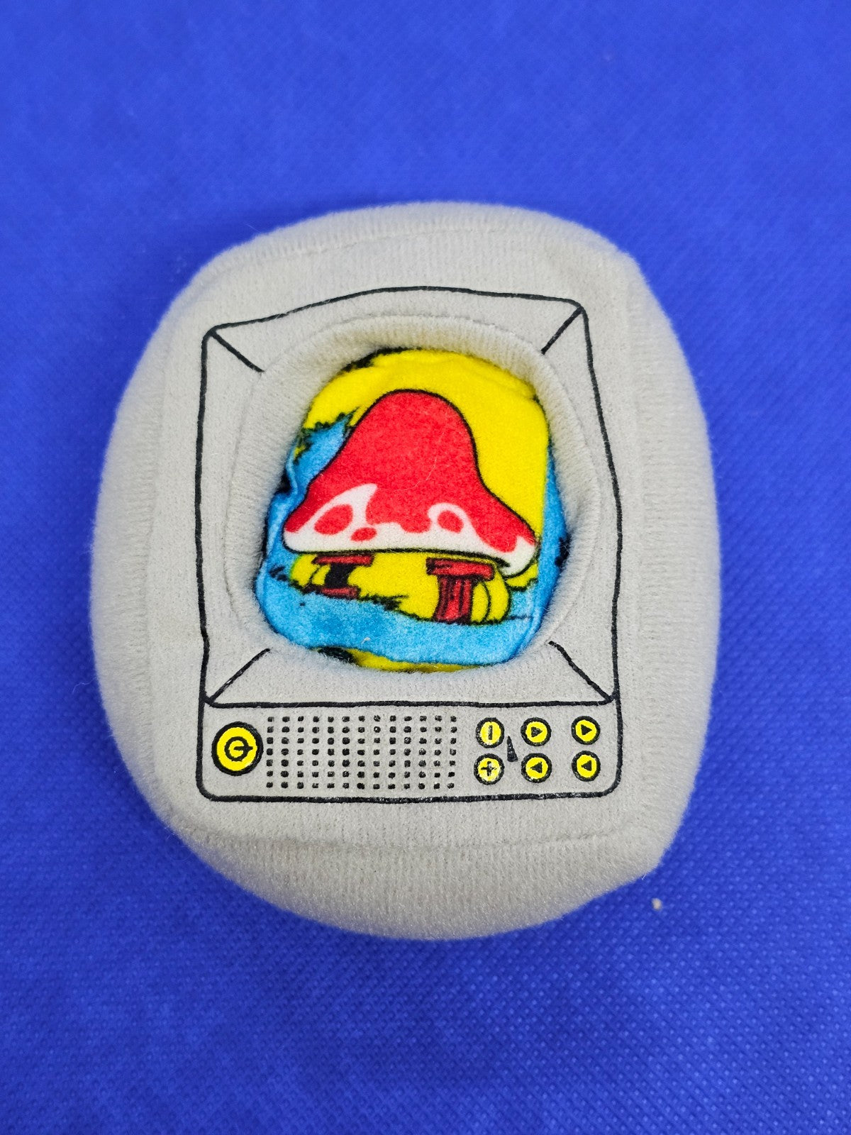 Les Schtroumpfs McDonald’s Happy Meal 2002 Accessoire Peluche TV Cube Peyo0