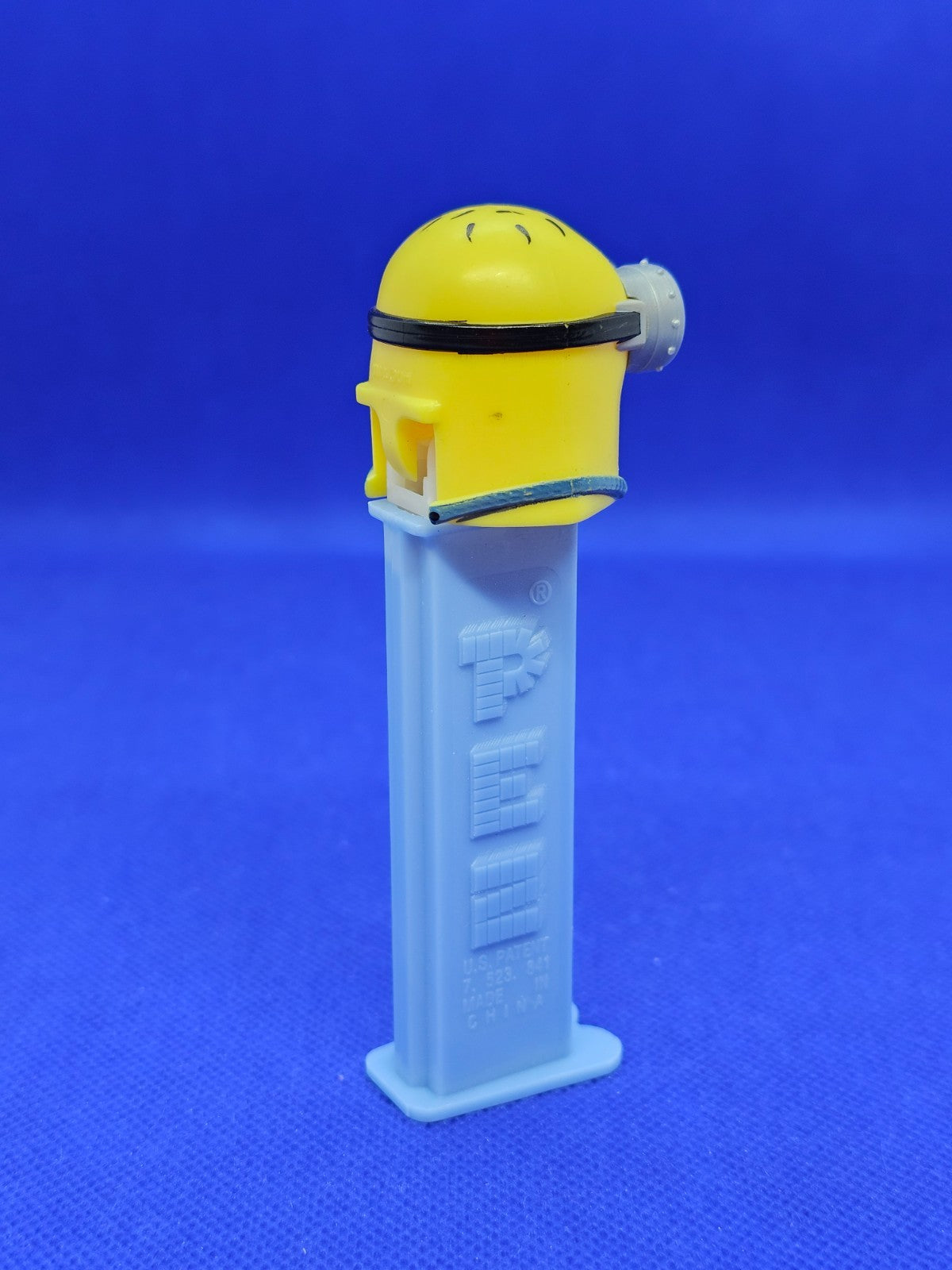 Distributeur PEZ Minion Jerry Yeux Noirs Despicable Me PEZ 2015 11 cm2