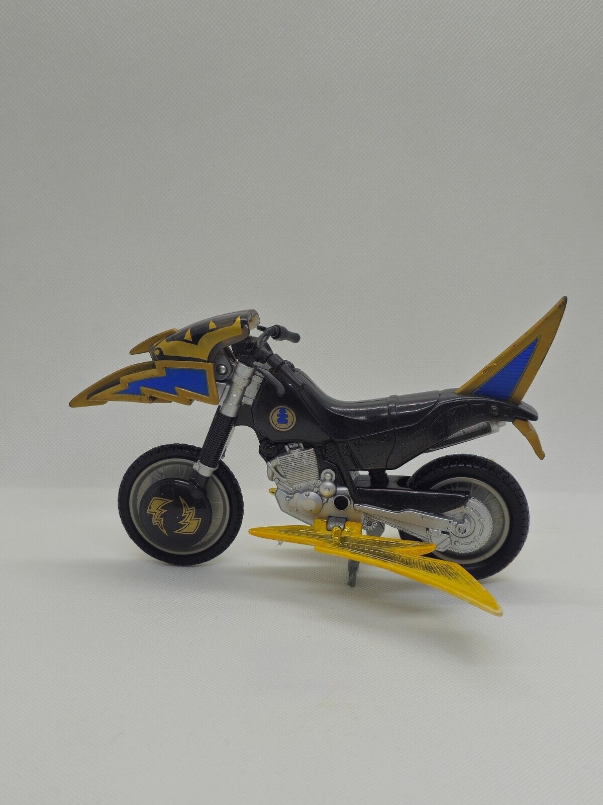 5562009