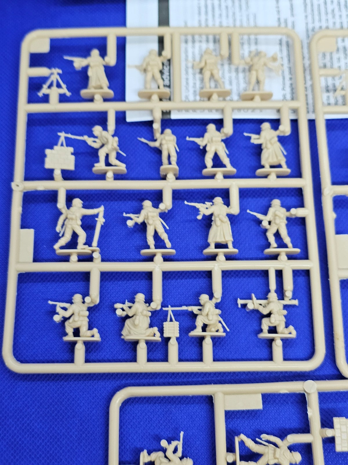 Revell Panzergrenadiere 1944 German Infantry WWII 02584 Figurines 172 #13
