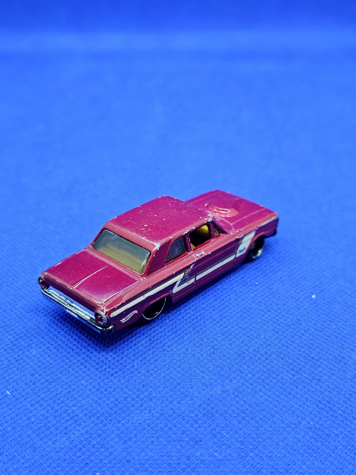 Ford 427 Fairlane GT 1966 Hot Wheels Muscle Mania Mattel 2010 Bordeaux1