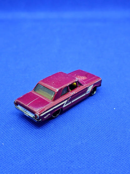 Ford 427 Fairlane GT 1966 Hot Wheels Muscle Mania Mattel 2010 Bordeaux1