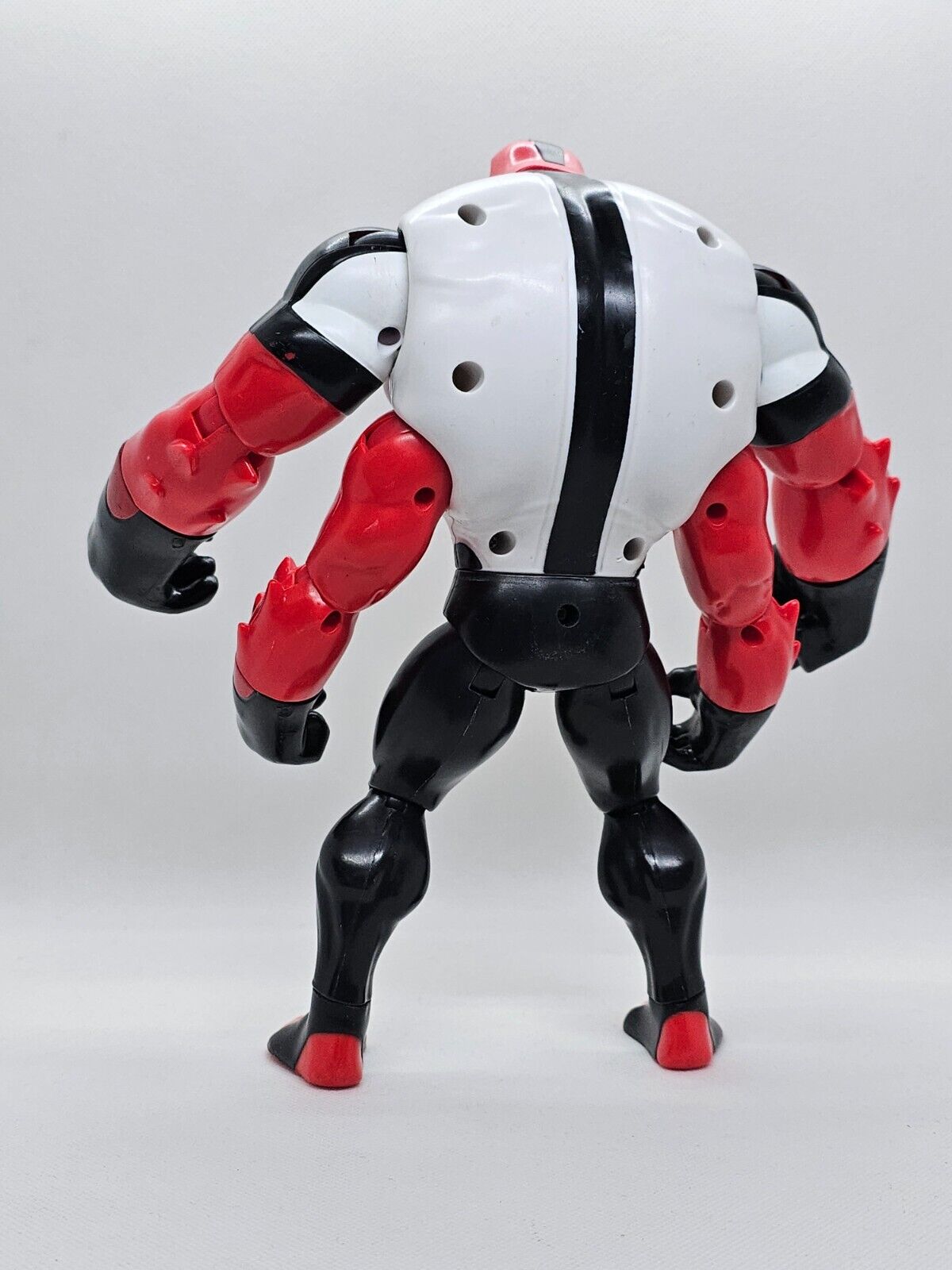 5561977