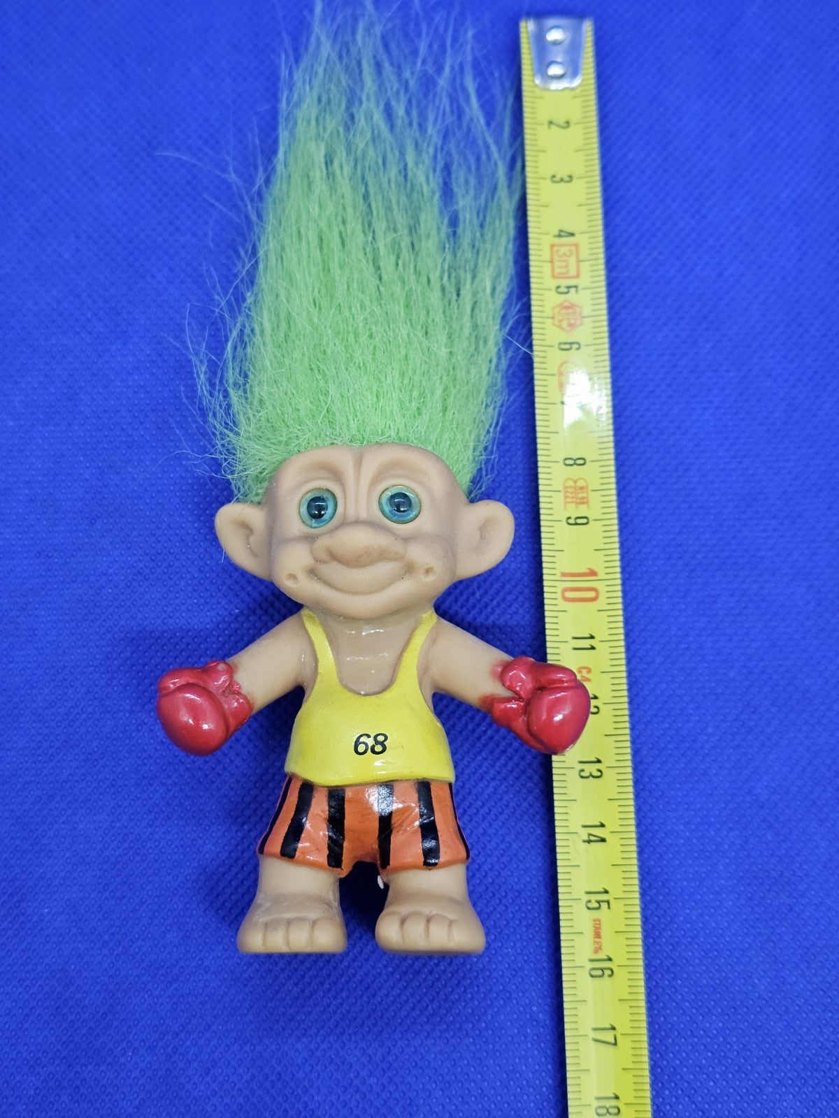 Troll Boxeur vintage cheveux verts numéro 68 figurine PVC années 901