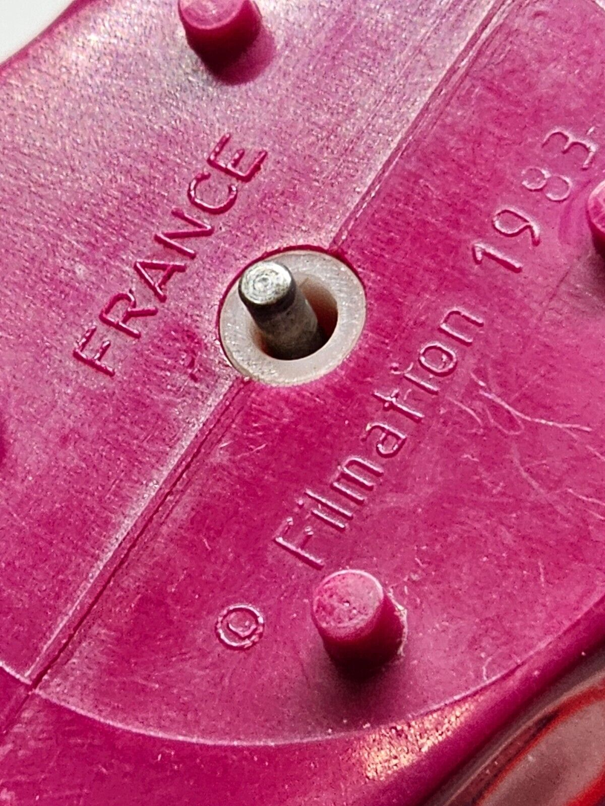 5561737