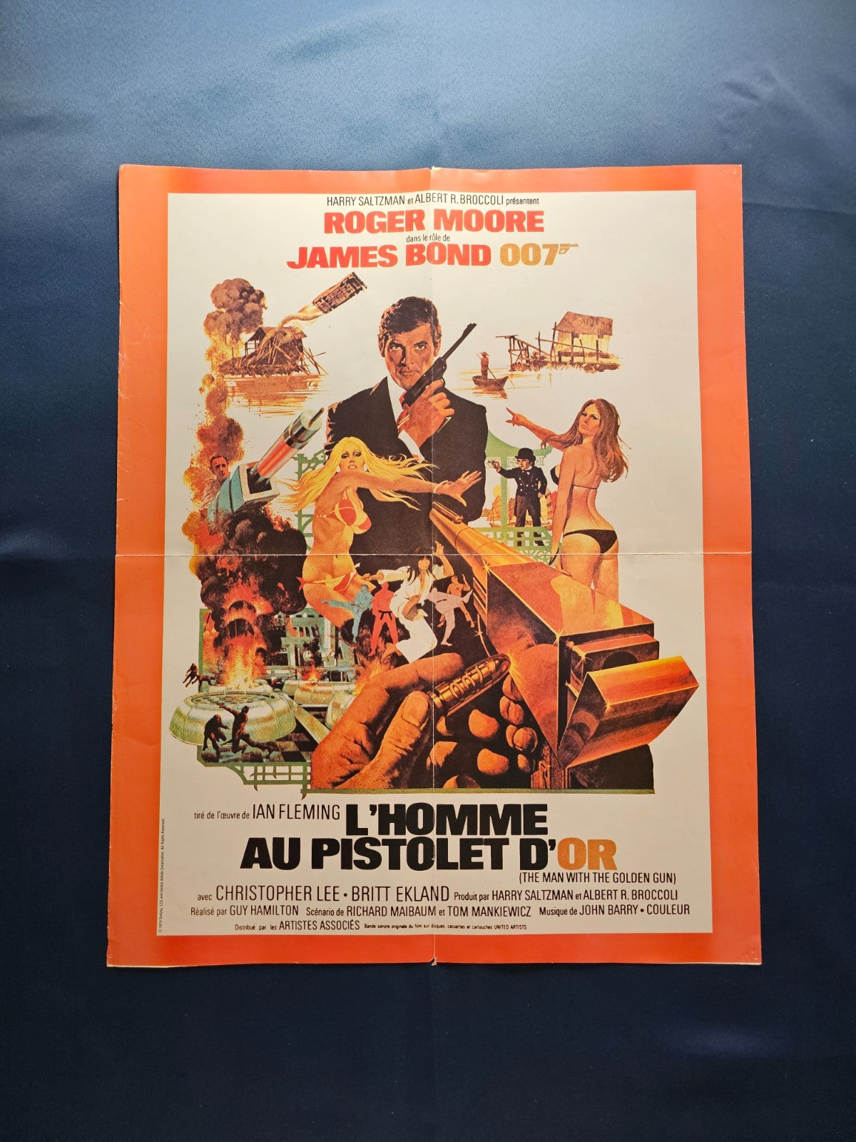 Poster James Bond 007 Espion qui m’aimait Homme au pistolet d’or Roger Moore Uni1