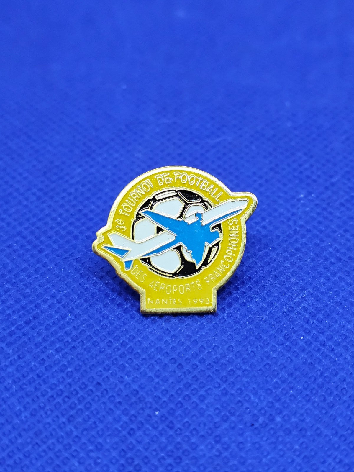 Pins 3e Tournoi de Football des Aéroports Francophones Nantes 1993 Avion Ballon0