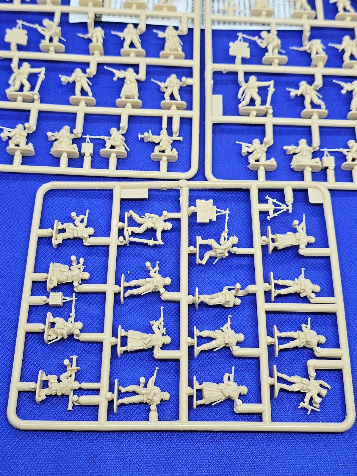 Revell Panzergrenadiere 1944 German Infantry WWII 02584 Figurines 172 #15