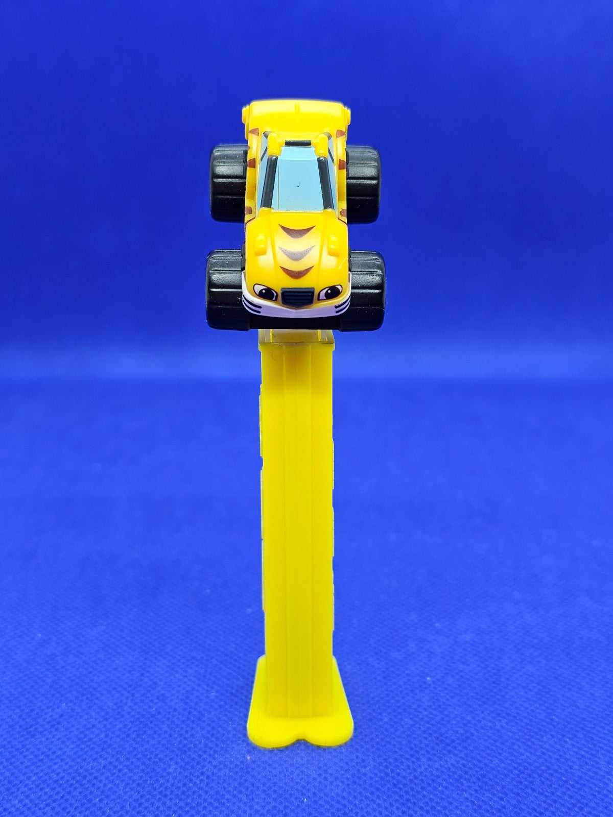 PEZ Stripes Monster Truck Blaze and the Monster Machines Viacom 2016 Distributeu0