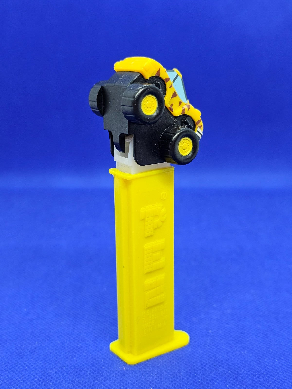 PEZ Stripes Monster Truck Blaze and the Monster Machines Viacom 2016 Distributeu2