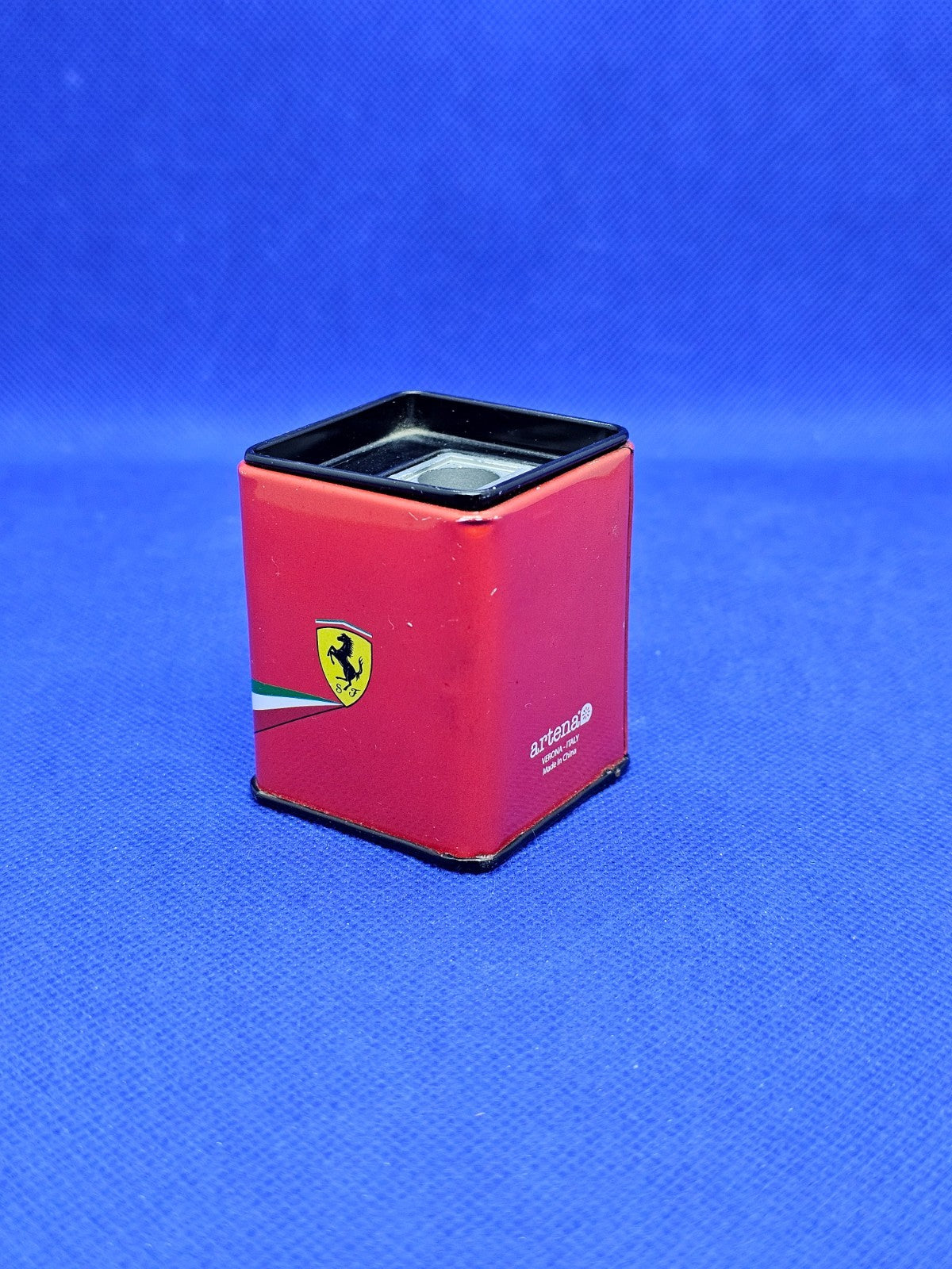 Taille Crayon Ferrari Officiel Scuderia Ferrari Artand Double Trou Rouge2
