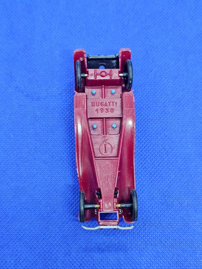 Bugatti 1930 Huilor voiture miniature publicitaire plastique à assembler 9 cm2