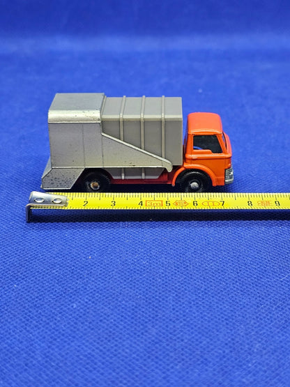 Matchbox Refuse Truck No 7 Lesney Made in England Vintage4