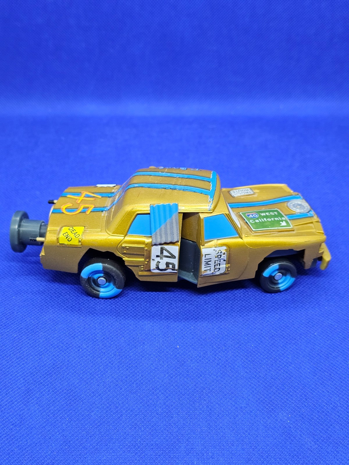T-Bone Disney Pixar Cars Crazy 8s Thunder Hollow Mattel Crashed Party 15 cm4
