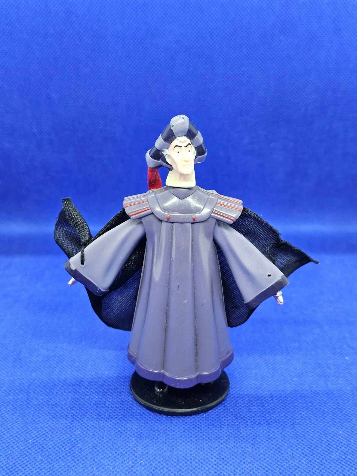 Figurine Claude Frollo Disney Bossu de Notre‑Dame McDonald’s Happy Meal articulé0