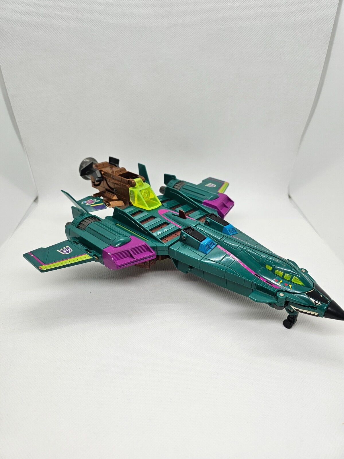 5562132