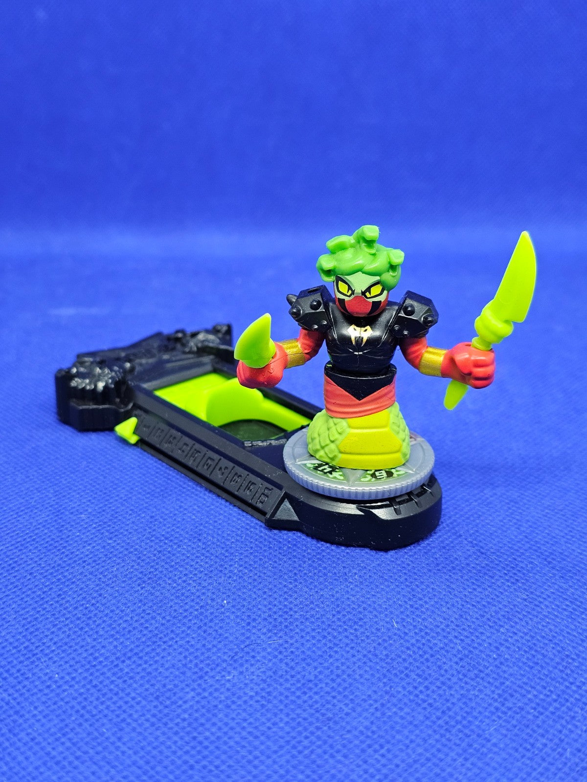 Master Slither Akedo Ultimate Arcade Warriors Moose Toys 2021 Battle Controller0