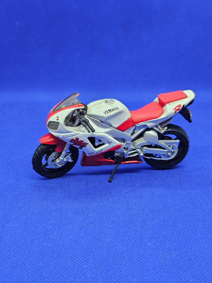 Maisto Yamaha YZF R1 118 Moto Miniature Blanc Rouge Die Cast0