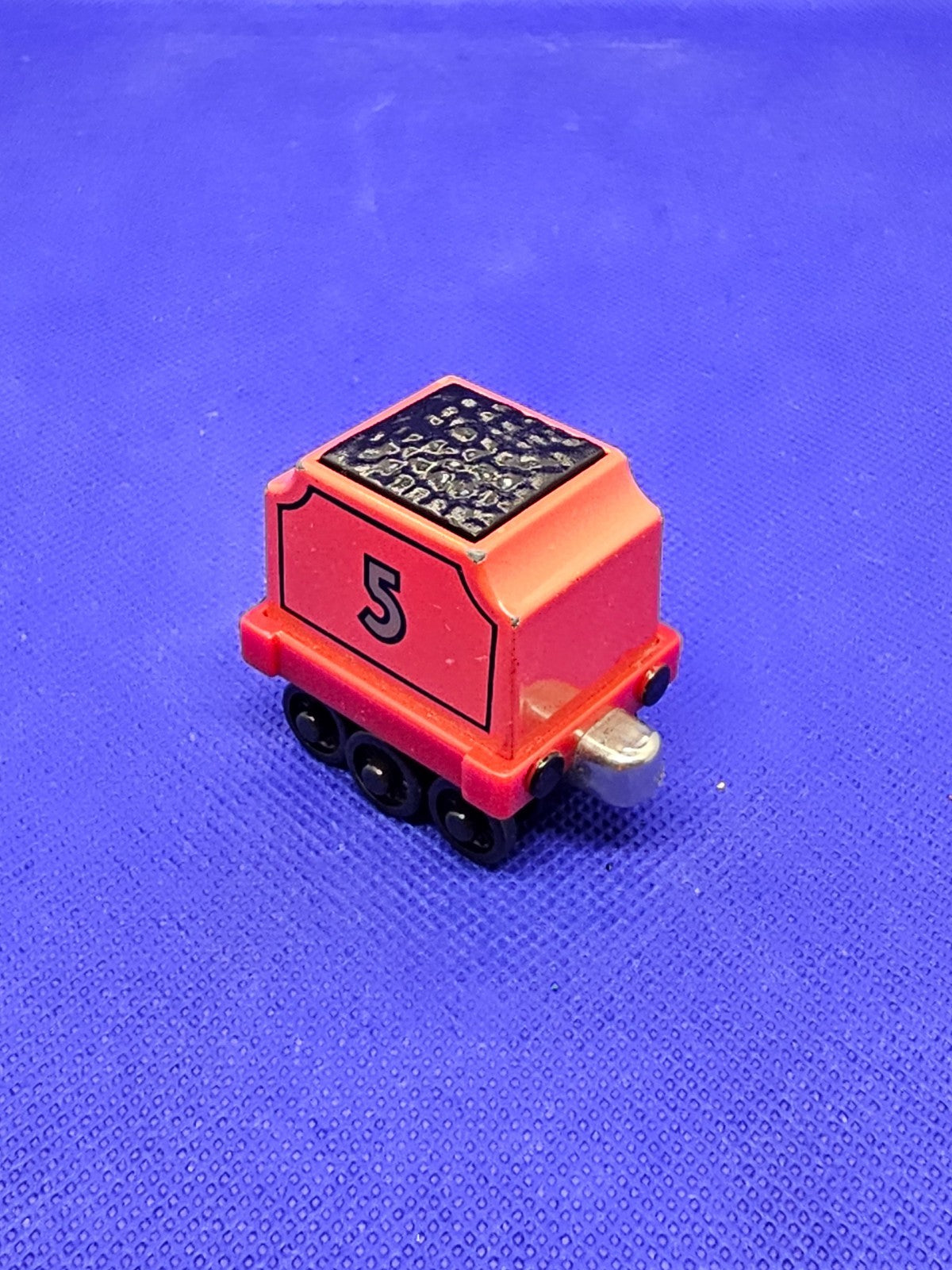 Tender James numéro 5 Thomas Friends wagon charbon métal miniature0