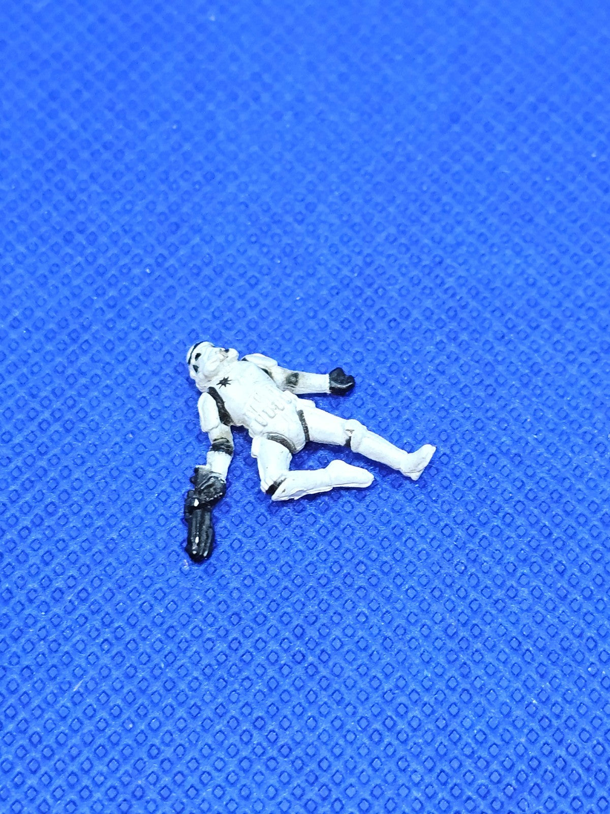 Stormtrooper au sol Star Wars Micro Machines Galoob figurine vintage 19950