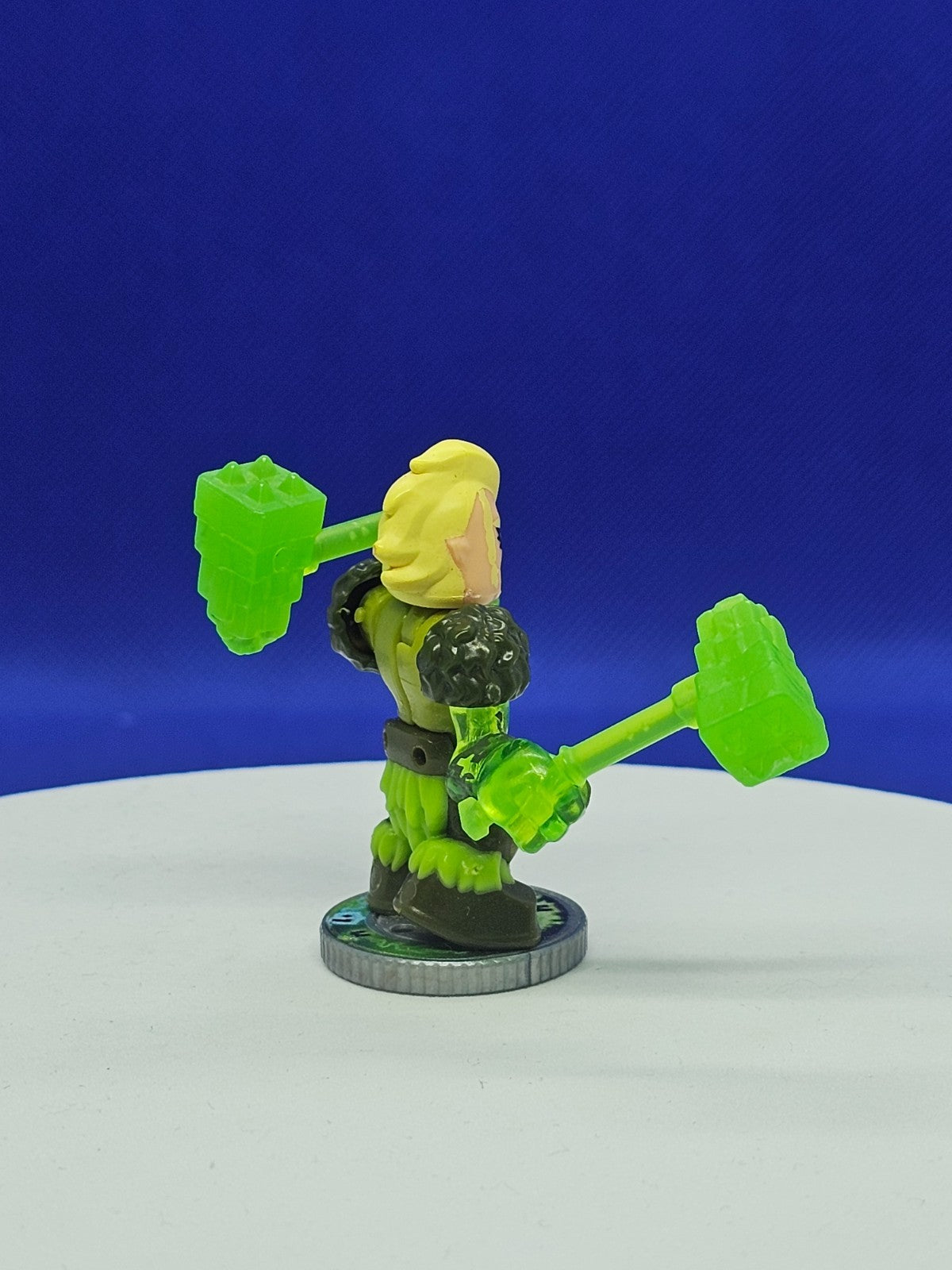 Akedo Angry Astrid Figurine Ultimate Arcade Warriors Moose Toys Series 1 5cm1