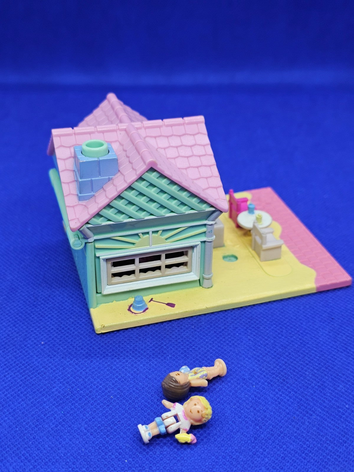 Polly Pocket Beach Café Bluebird 1993 Mini Playset Complet Figurines3