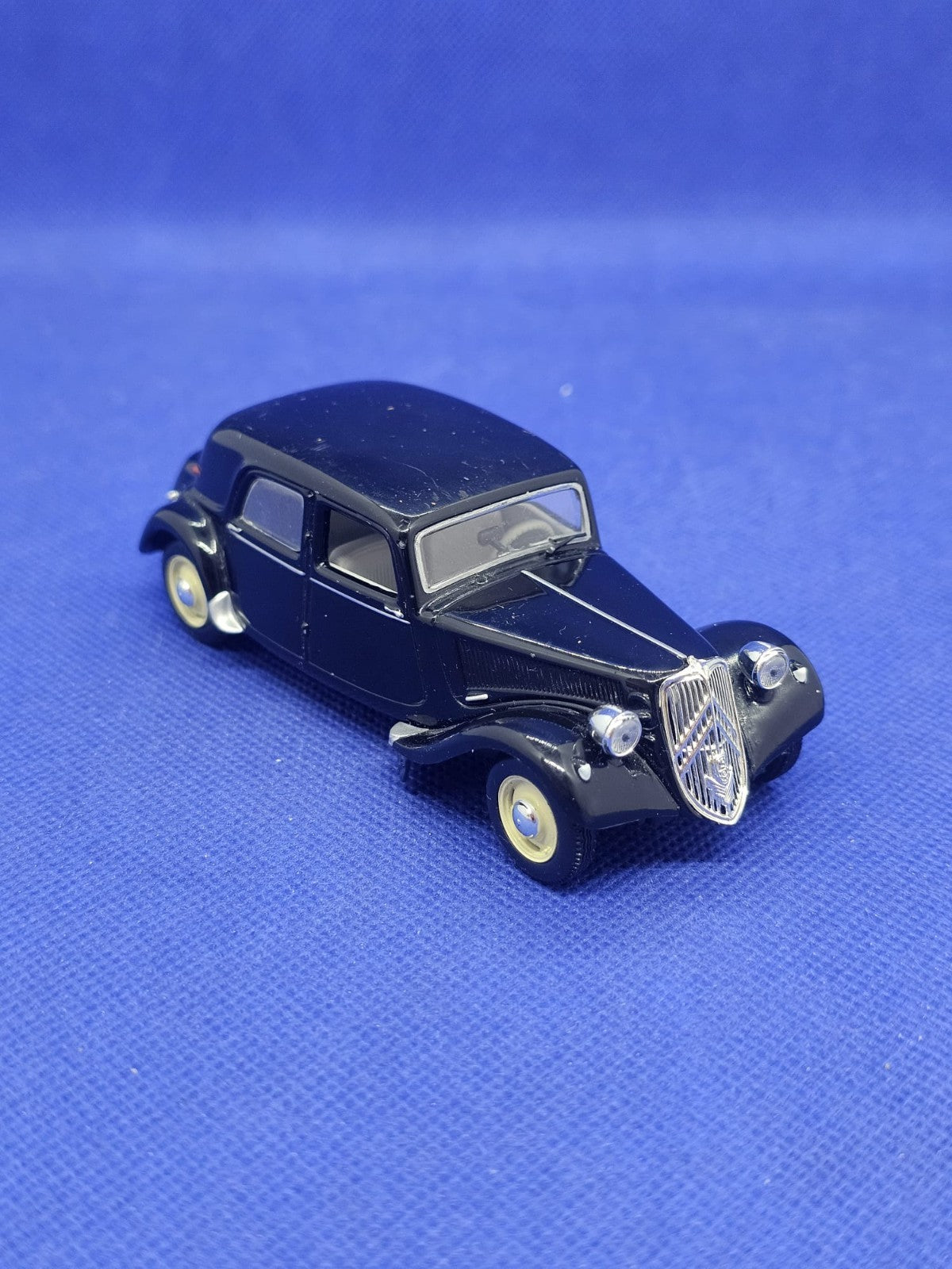 Citroën Traction Avant 15 CV 143 Noire Miniature Collection0