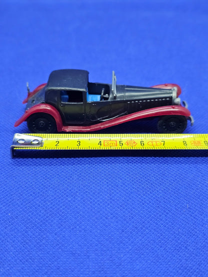 Bugatti 1930 Huilor voiture miniature publicitaire plastique à assembler 9 cm3